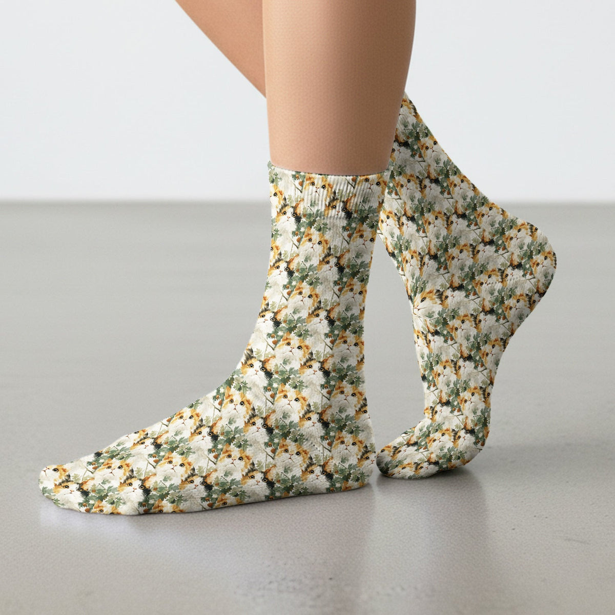 Fluffy Calico Cat Oak Leaves Pattern Socks, Adult Socks for Men and Women
