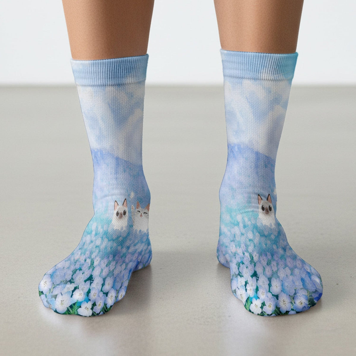 Dreamy Cat Cloud Hydrangea Sky Pattern Socks, Adult Socks for Men and Women