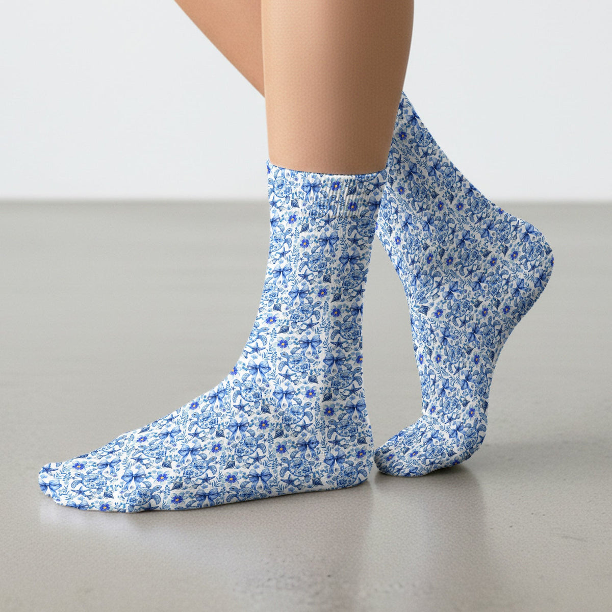 Cute Coastal Turtle Bow Pattern Socks, Adult Socks for Men and Women