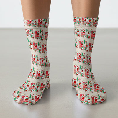 Funny Christmas Medication Scrub Socks – Festive Holiday Pharma Bottles Pattern – Playful Medical Uniform for Nurses, Pharmacists & Healthcare Workers