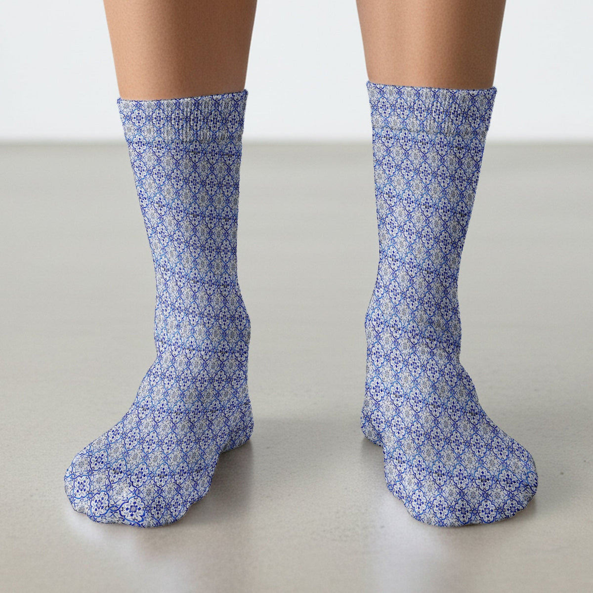 Blue Vintage Tile Floral Pattern Socks, Socks for Nurse Doctor