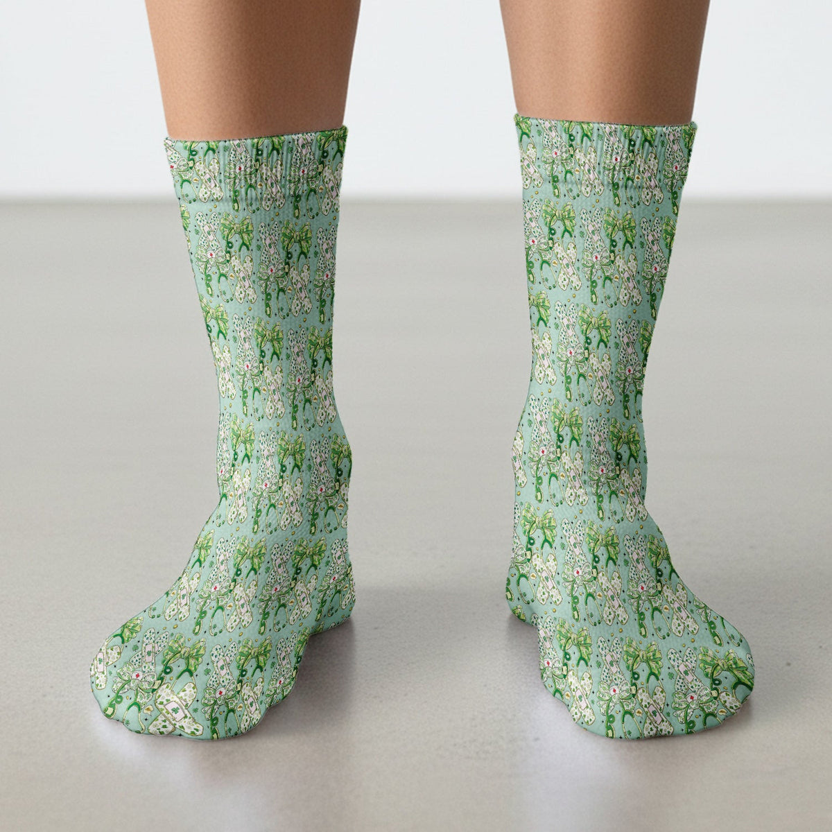 St Patrick Shamrock Stethoscope Bow Print Socks, Socks for Nurse Doctor