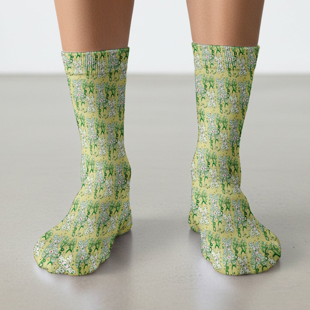 St Patrick Shamrock Stethoscope Bow Print Socks, Socks for Nurse Doctor