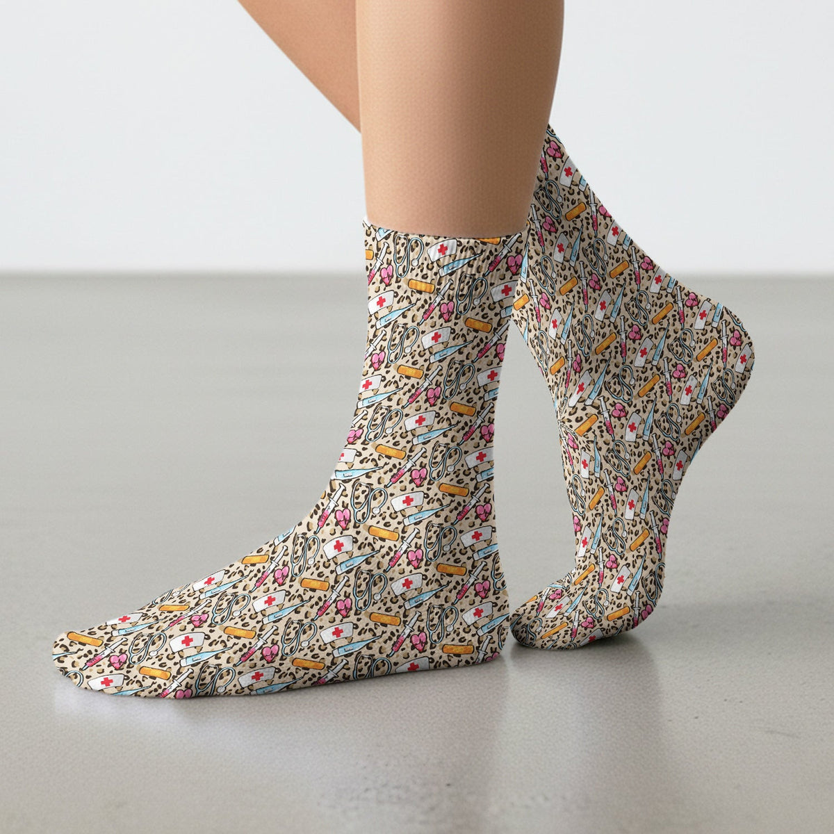 Leopard Medical Tools Pink Heart Print Socks, Socks for Nurse Doctor
