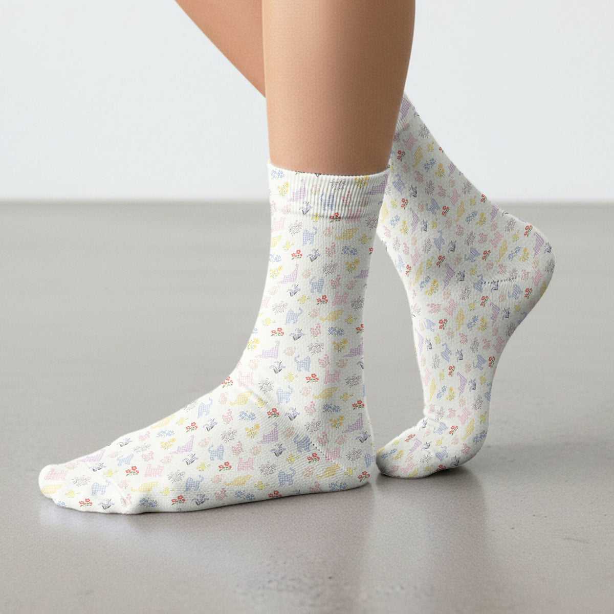 Pastel Cat Floral Nurse Scrub Socks, Cute Cat Medical Pattern Sock, Breathable Fabrics Nursing Uniform