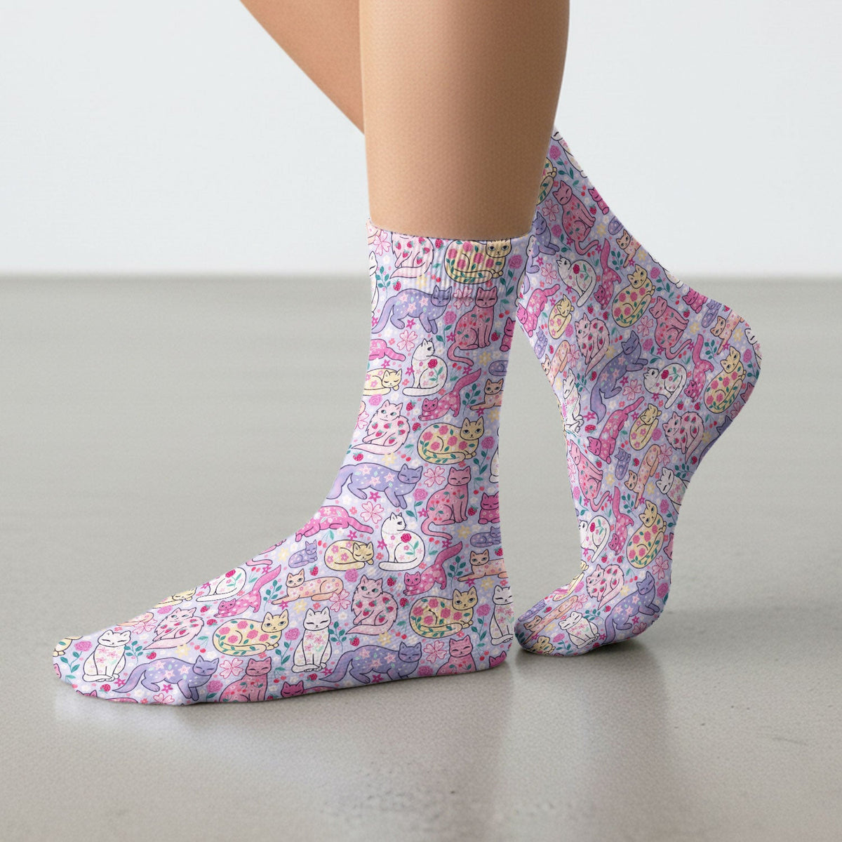 Funny Colorful Pastel Cats Floral Strawberry Print Socks, Breathable Fabrics Medical Uniform