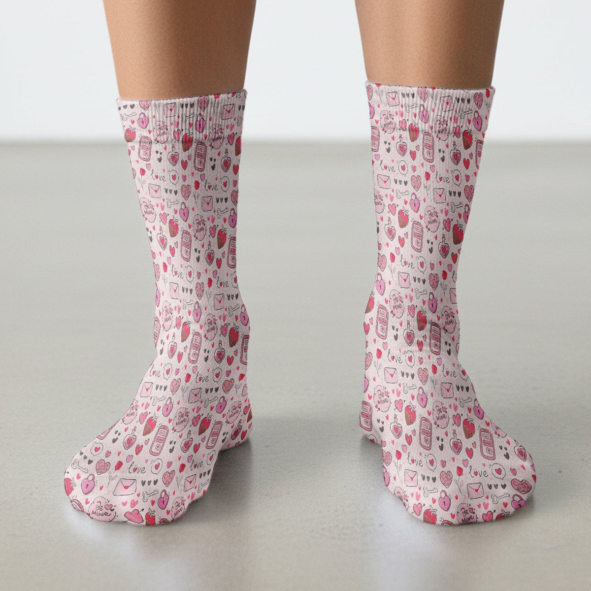 Be Mine Heart Pattern Pattern Scrub Sock, Pink Valentine Pattern Nursing Uniform For Women