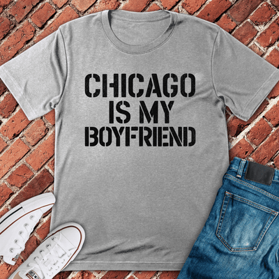 Chicago Boyfriend T-Shirt Gift For Boyfriend - Unisex Graphic Tee