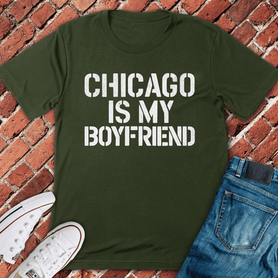 Chicago Boyfriend T-Shirt Gift For Boyfriend - Unisex Graphic Tee