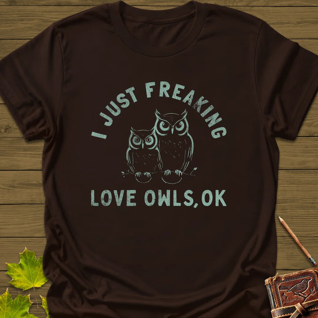 Freaking Love Owls T-Shirt - Bird Graphic Tee - Gift for Bird Lovers - Unisex