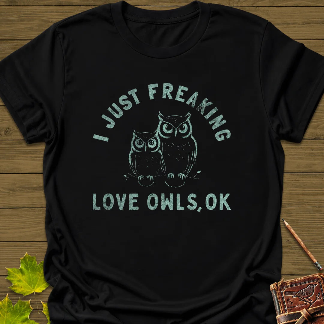 Freaking Love Owls T-Shirt - Bird Graphic Tee - Gift for Bird Lovers - Unisex