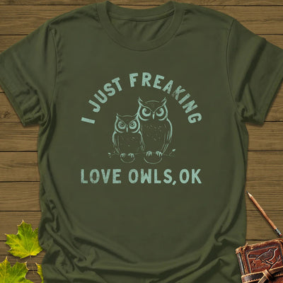 Freaking Love Owls T-Shirt - Bird Graphic Tee - Gift for Bird Lovers - Unisex