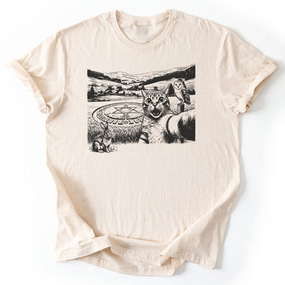 Cat Alien Selfie T-Shirt - Nature Graphic Tee - Gift for Nature Lovers - Unisex