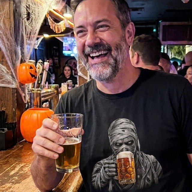 Mummy Drinking Beer T-Shirt Gift For Bourbon Drinker