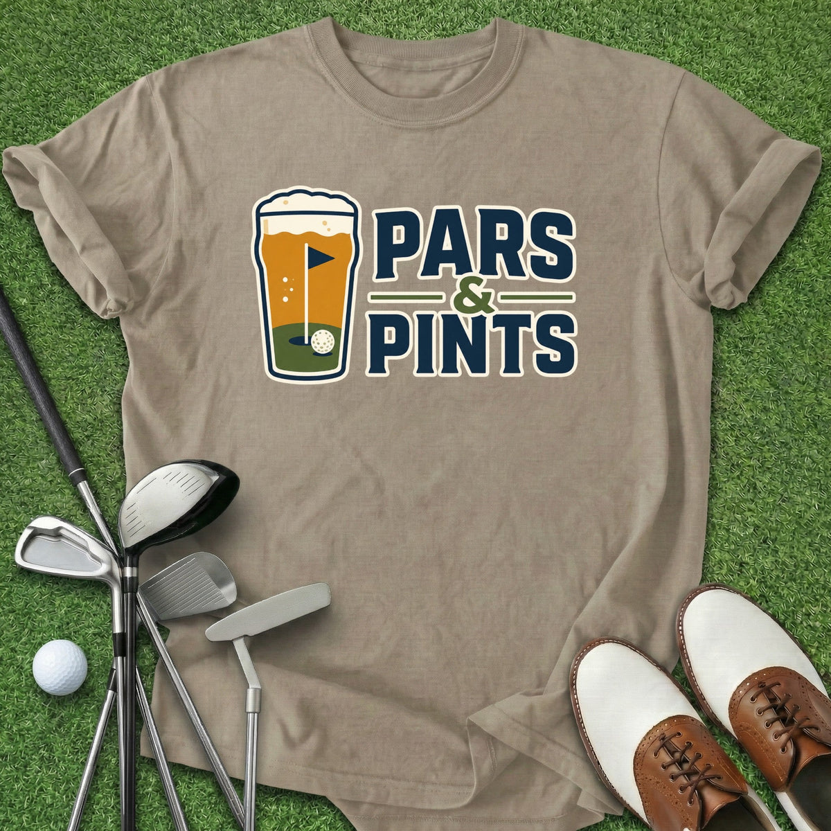 Pars & Pints T-Shirt Gift For Golfer