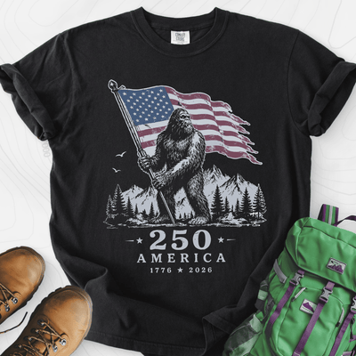 Bigfoot Patriot T-Shirt Gift For Hiker